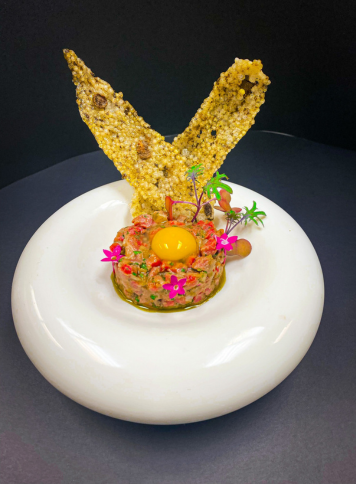 Social catering tile